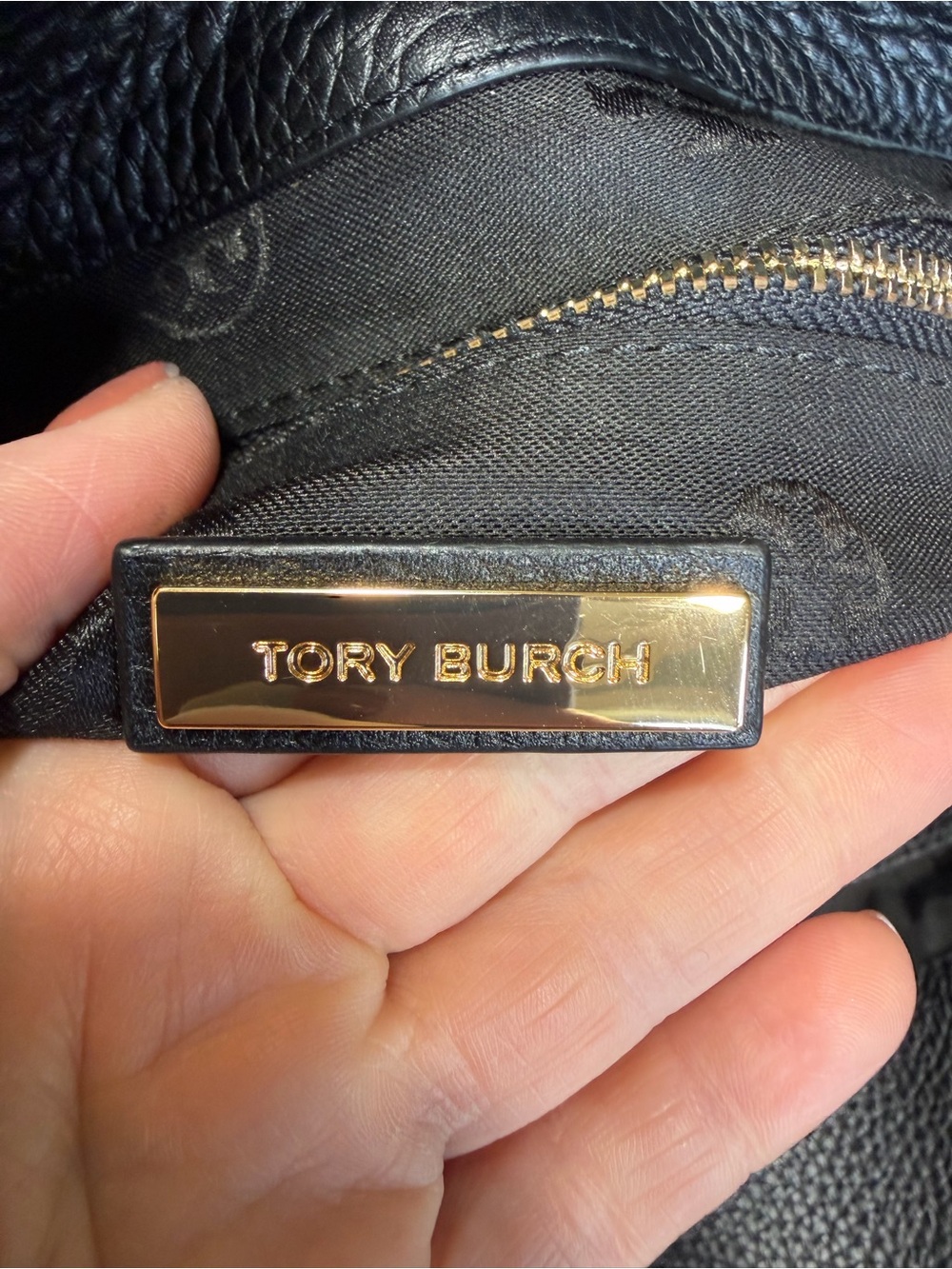 Tory Burch Classic 2010s Taylor Black Pebbled Leather Hobo Bag - Picture 2 of 11